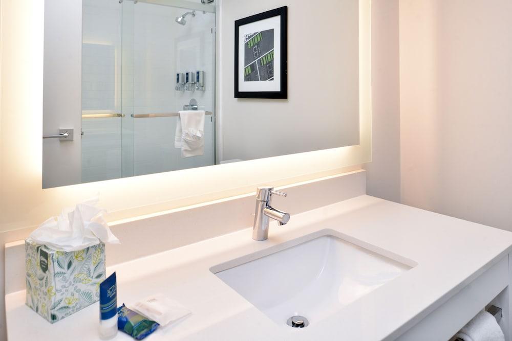 Four Points By Sheraton Midtown